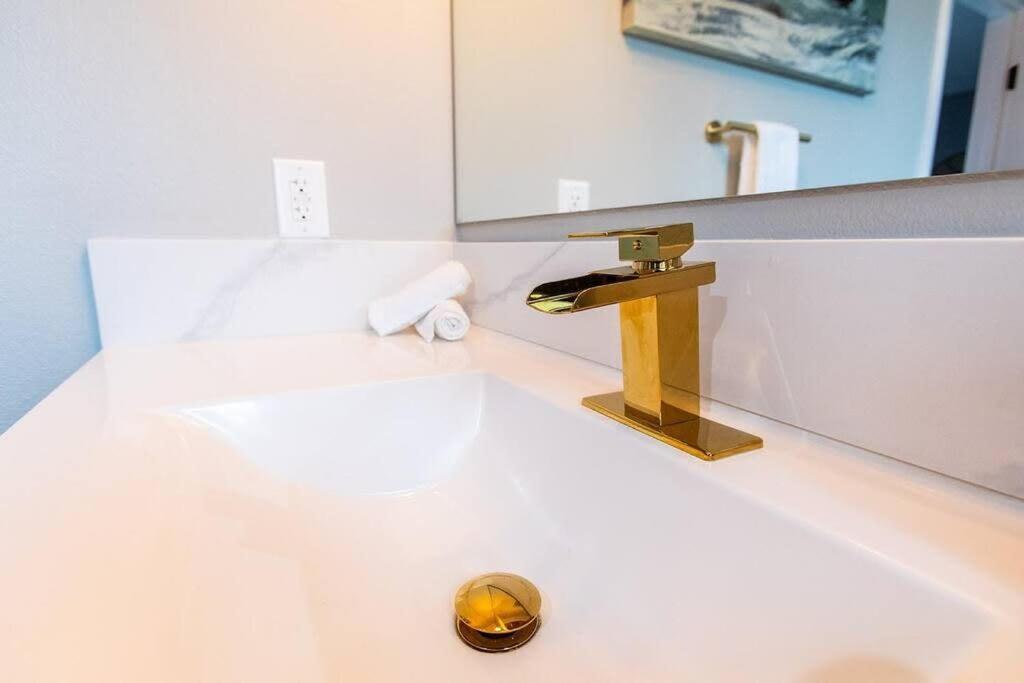 Restaurants-Pets-Professionals-Fastwifi-A C-Patios Apartment San Diego Bagian luar foto