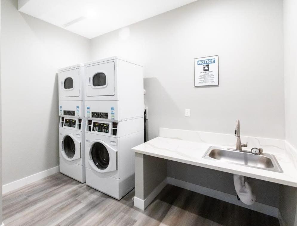 Restaurants-Pets-Professionals-Fastwifi-A C-Patios Apartment San Diego Bagian luar foto