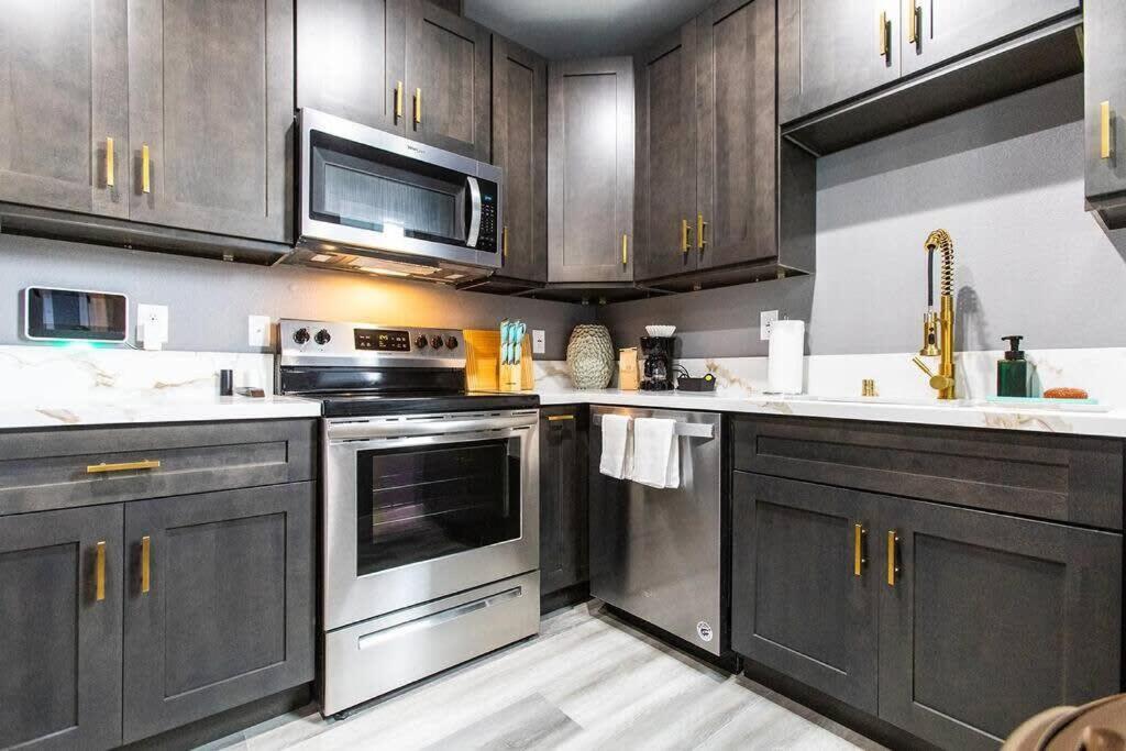 Restaurants-Pets-Professionals-Fastwifi-A C-Patios Apartment San Diego Bagian luar foto