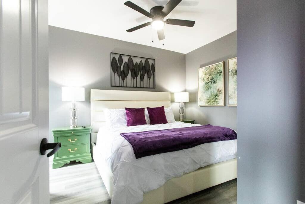 Restaurants-Pets-Professionals-Fastwifi-A C-Patios Apartment San Diego Bagian luar foto