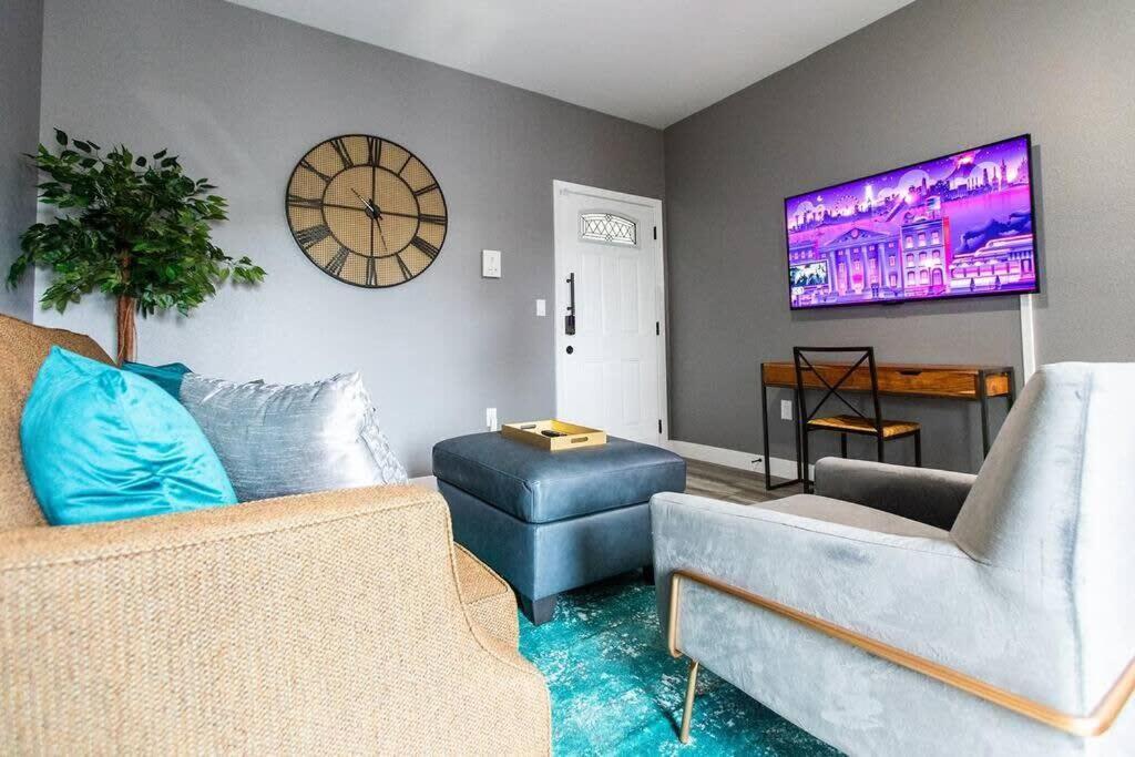 Restaurants-Pets-Professionals-Fastwifi-A C-Patios Apartment San Diego Bagian luar foto
