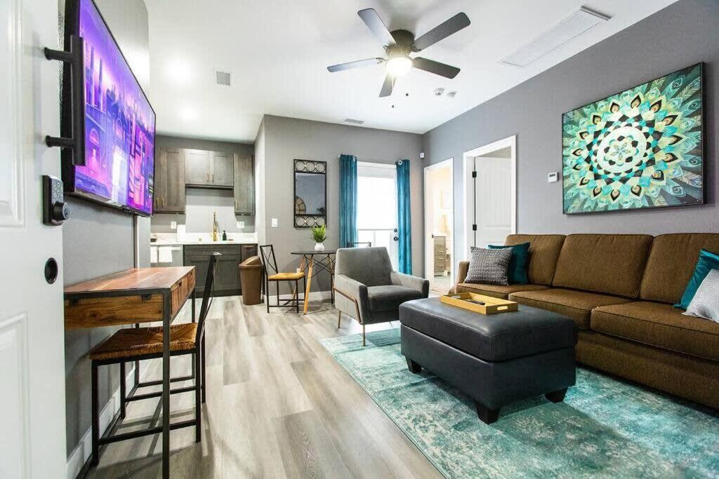 Restaurants-Pets-Professionals-Fastwifi-A C-Patios Apartment San Diego Bagian luar foto